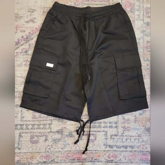 SHEIN Other - SHEIN Black Cargo Men Shorts Size S